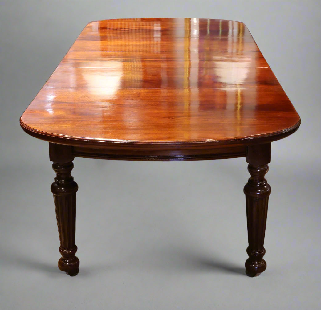 Early Victorian mahogany extension Dining Table