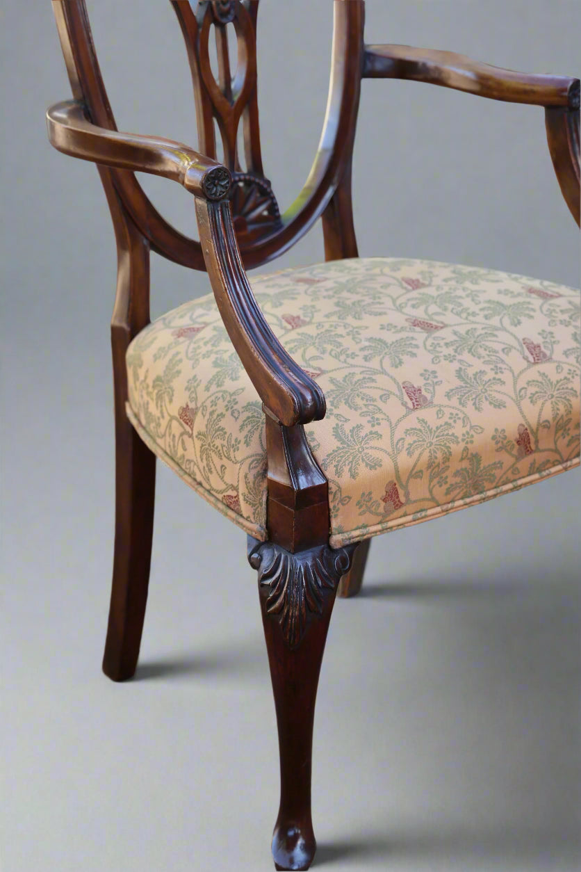 Set of ten Hepplewhite style mahogany Dining Chairs