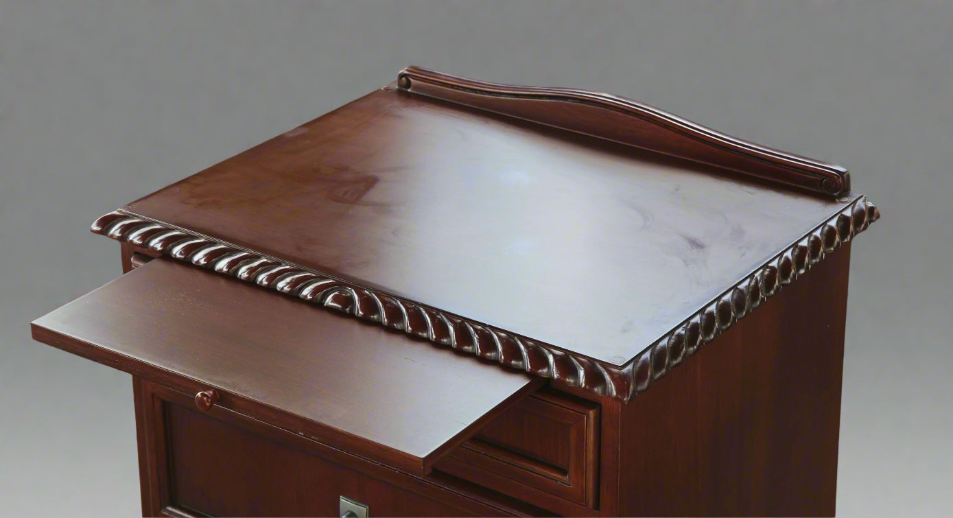Pair of mahogany Pedestals