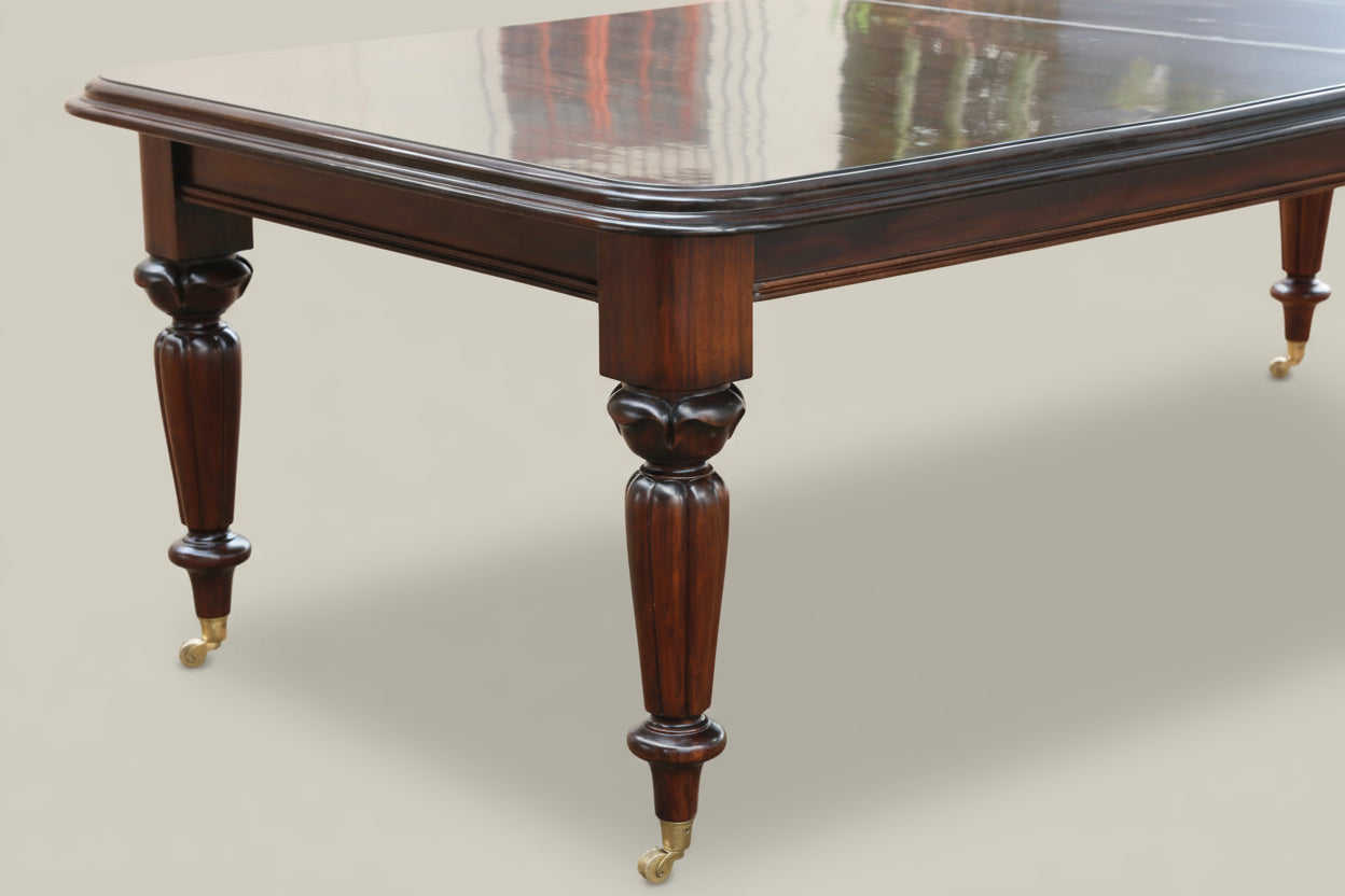 Griffiths & Griffiths Victorian style mahogany Dining Table