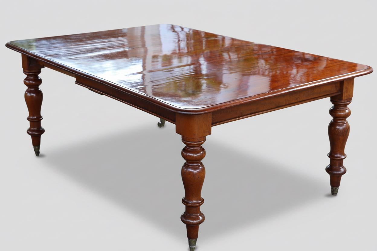Victorian mahogany Dining Table