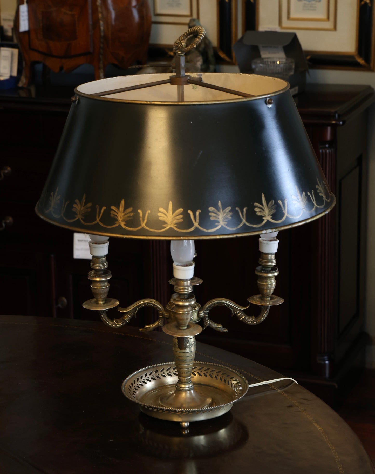 An early to mid 20th Century Bouillotte lamp