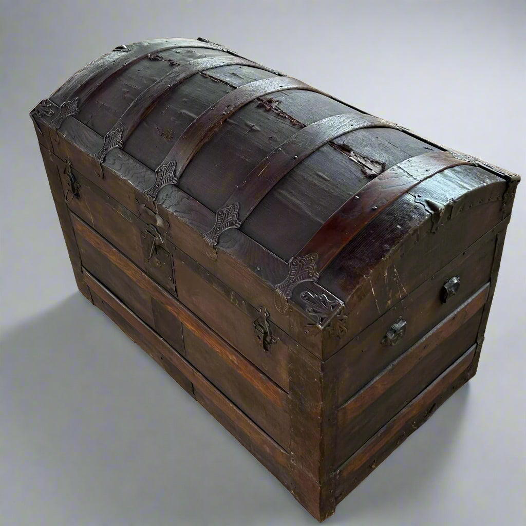 Victorian Canvas Dome Top Traveling Trunk