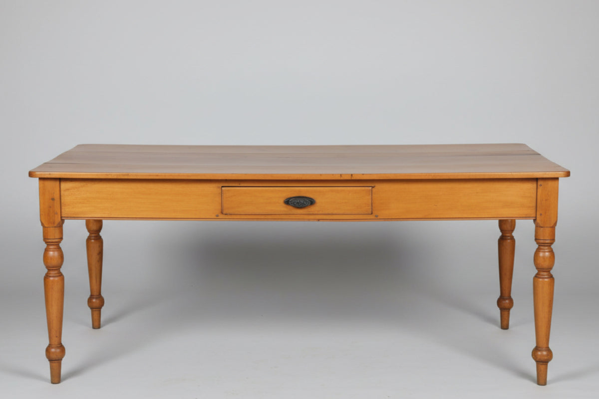 Fine 19th Century Cape yellowwood Country Table.