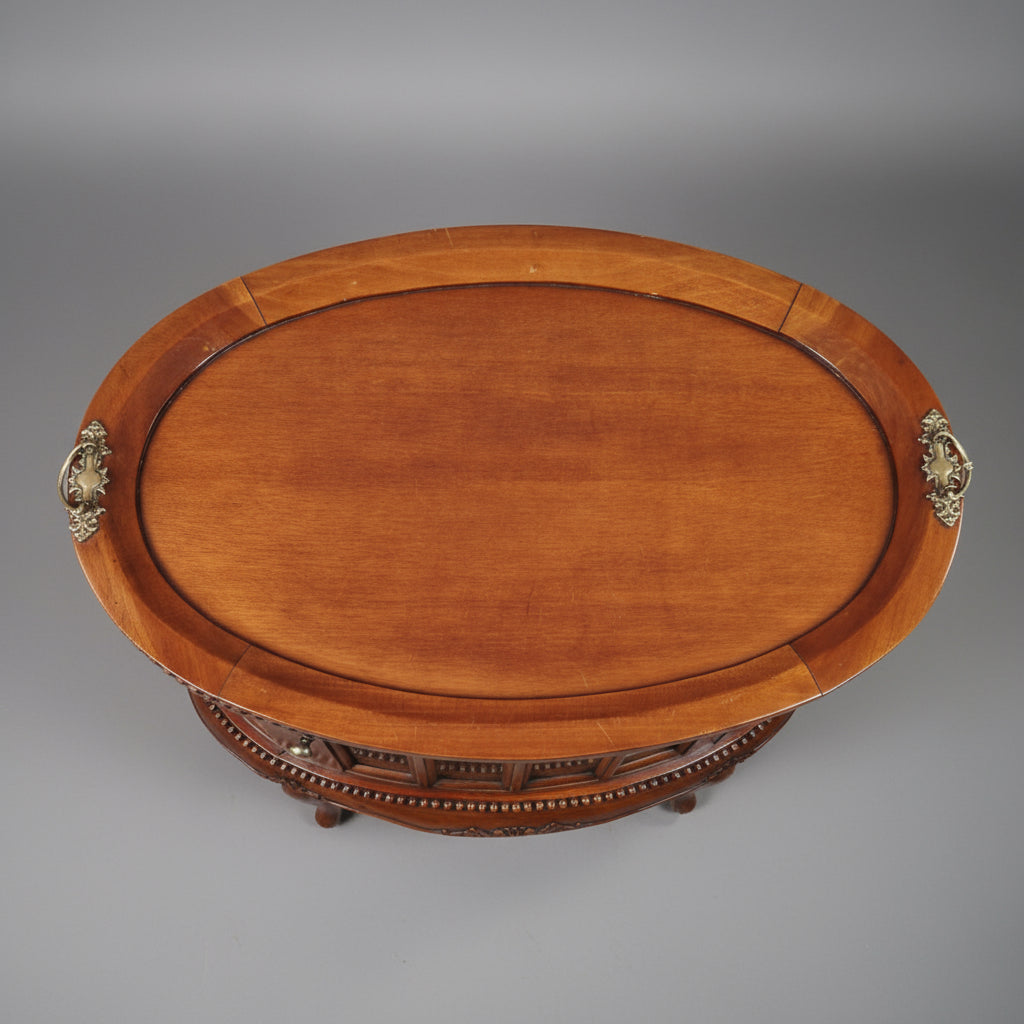 Mahogany Cake Display