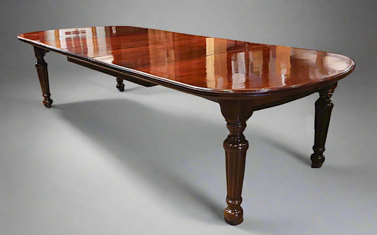 Early Victorian mahogany extension Dining Table
