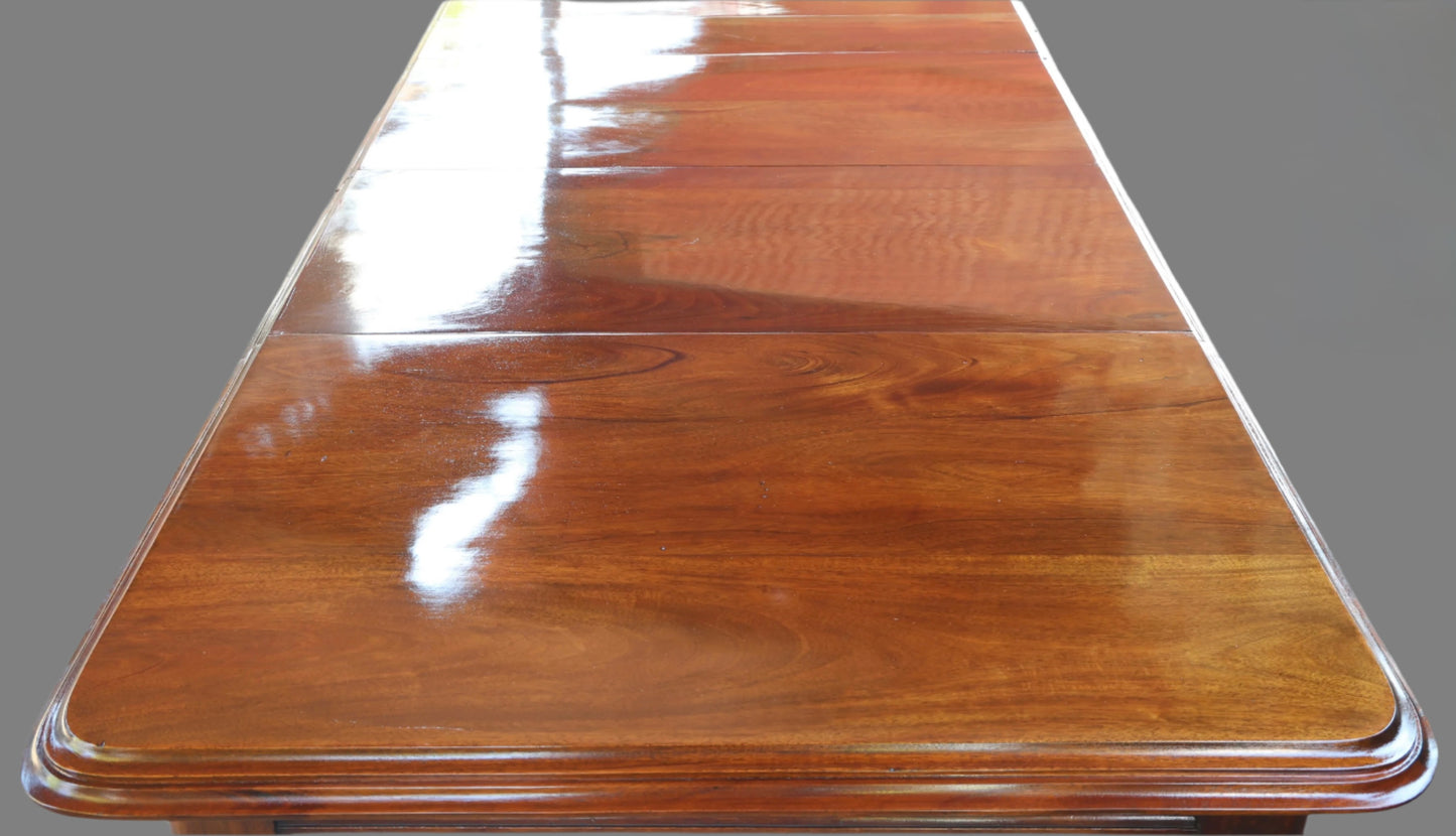 Victorian mahogany extension Dining Table