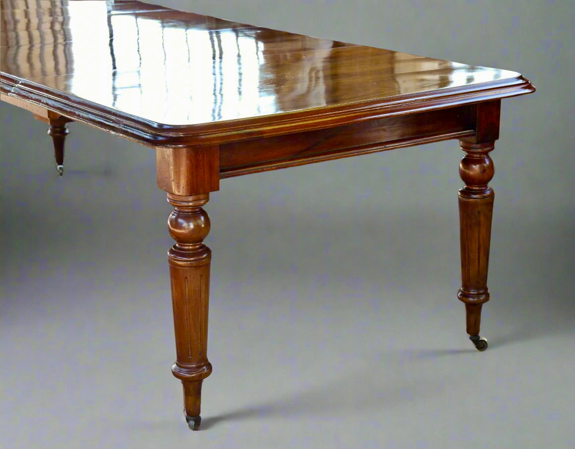 Victorian mahogany extension Dining Table