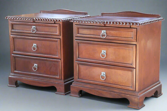 Pair of mahogany Pedestals