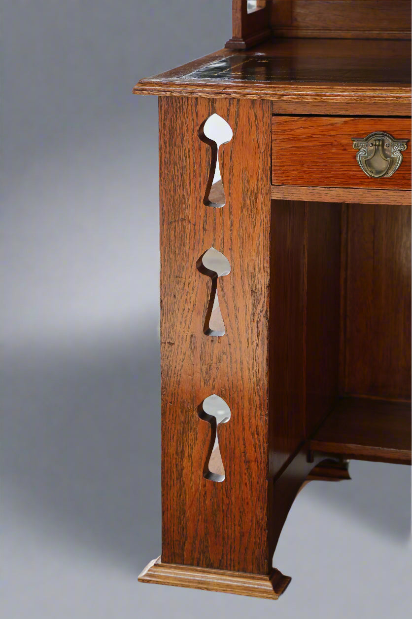 Stunning Arts & Crafts oak Desk, Circa 1900 - SOLD