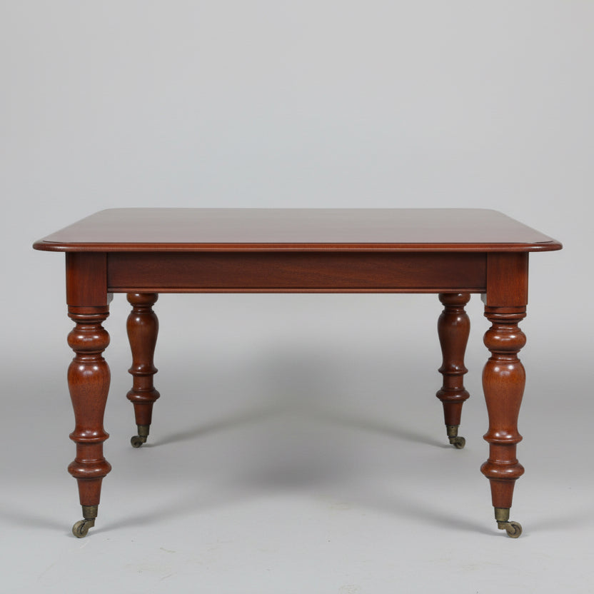 Victorian mahogany Dining Table