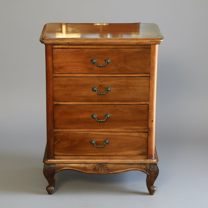 Pair of mahogany Pedestals
