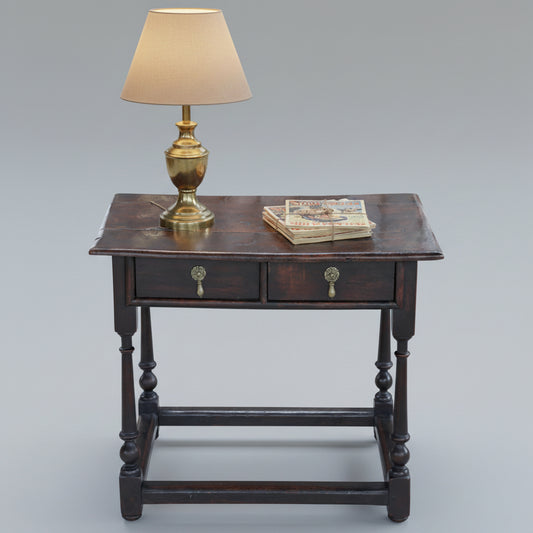 Early 18th-Century Walnut and oak Lowboy/Side Table with Great Patina