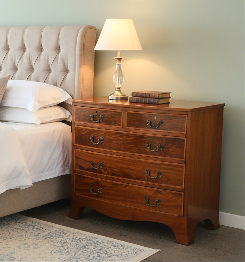 Beautiful small Victorian mahogany bow-front Chest of Drawers