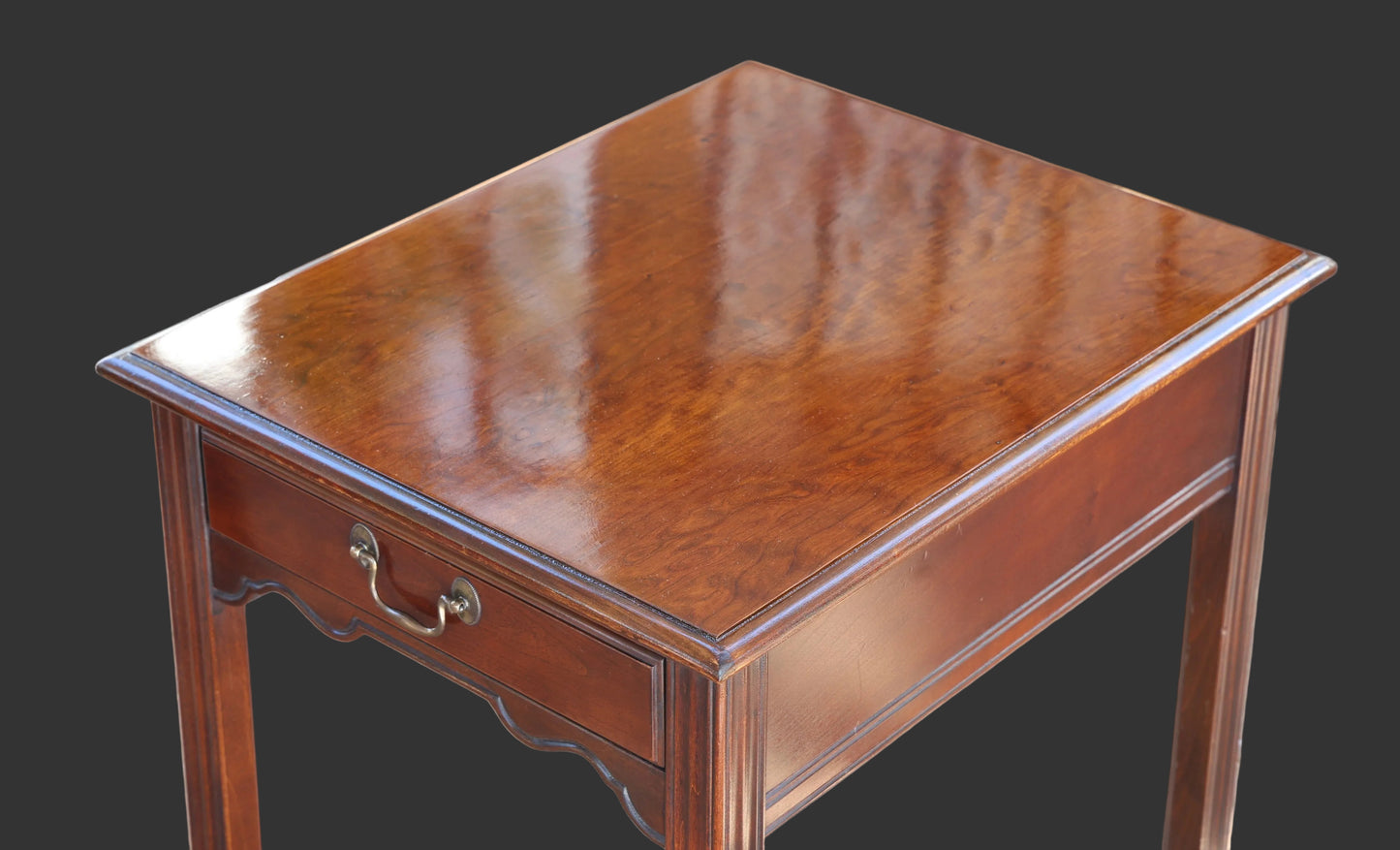 Fine pair of mahogany Side/Lamp Tables