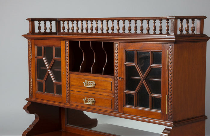 Superb quality late Victorian walnut Writing Desk attributed to Edwards and Roberts of London