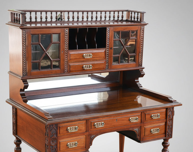 Superb quality late Victorian walnut Writing Desk attributed to Edwards and Roberts of London
