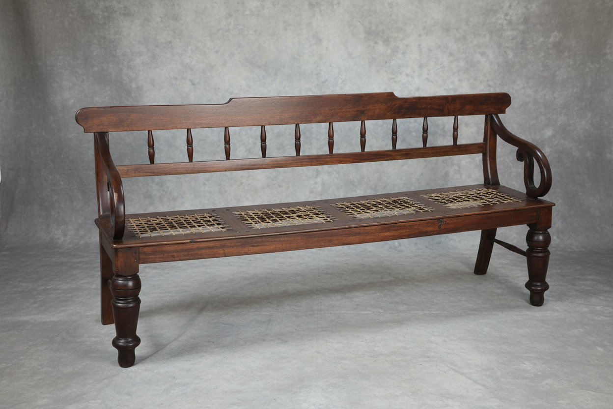 19th/20th Cape Regency style stinkwood Rusbank
