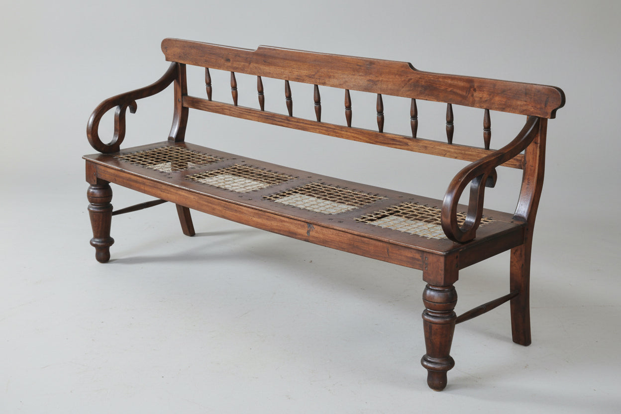 19th/20th Cape Regency style stinkwood Rusbank