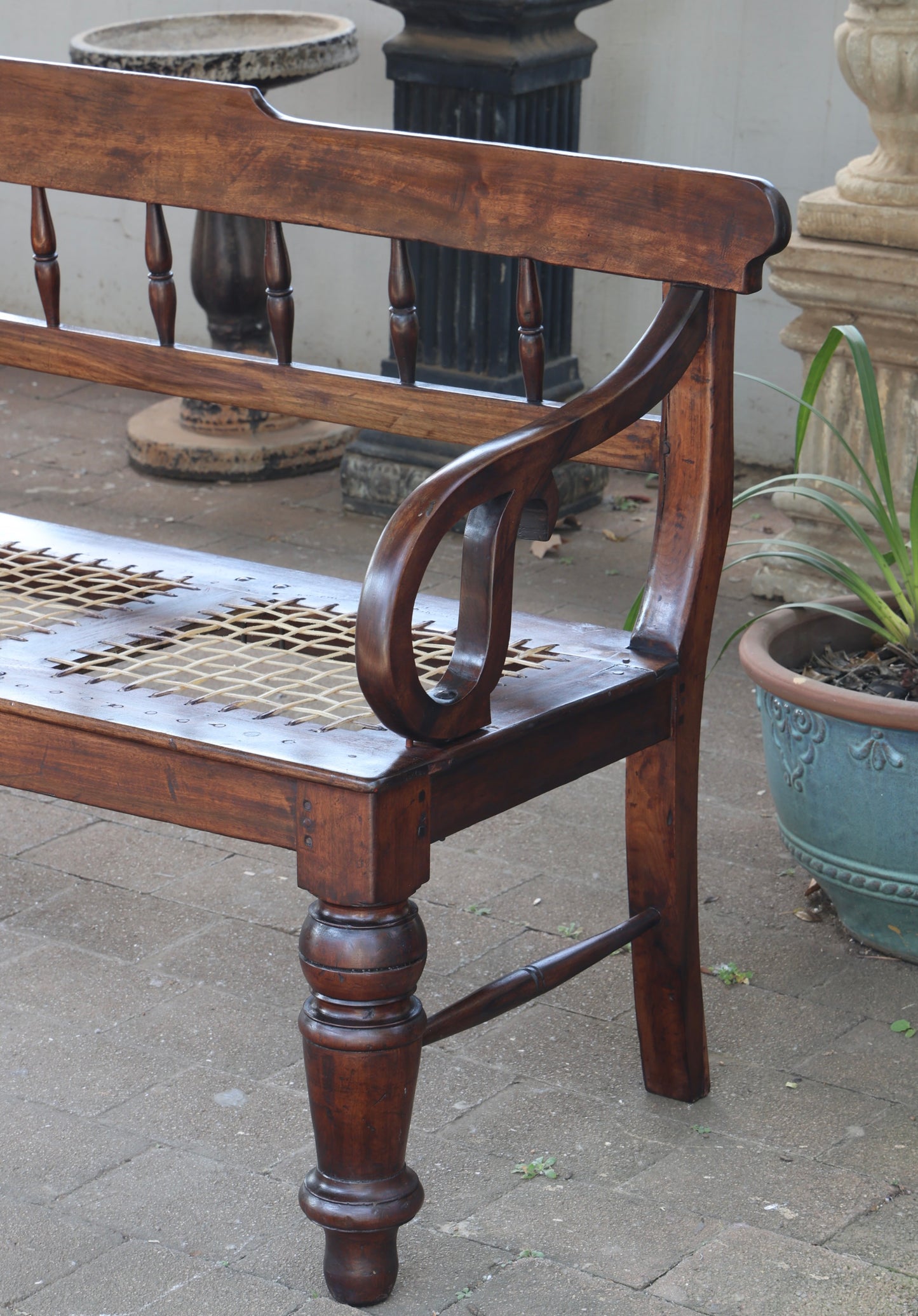 19th/20th Cape Regency style stinkwood Rusbank