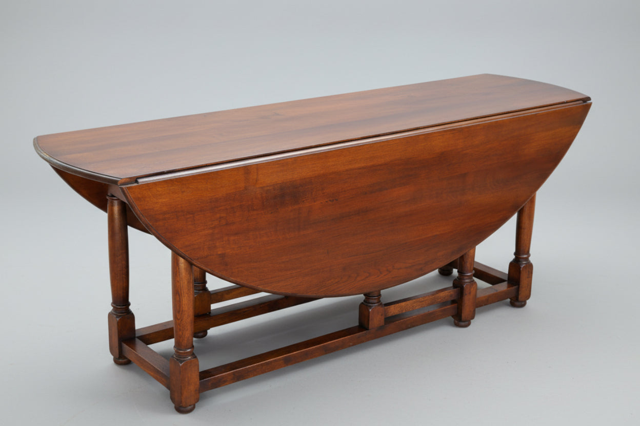 18th Century style oak Hunting/Wake Table - 20th Century