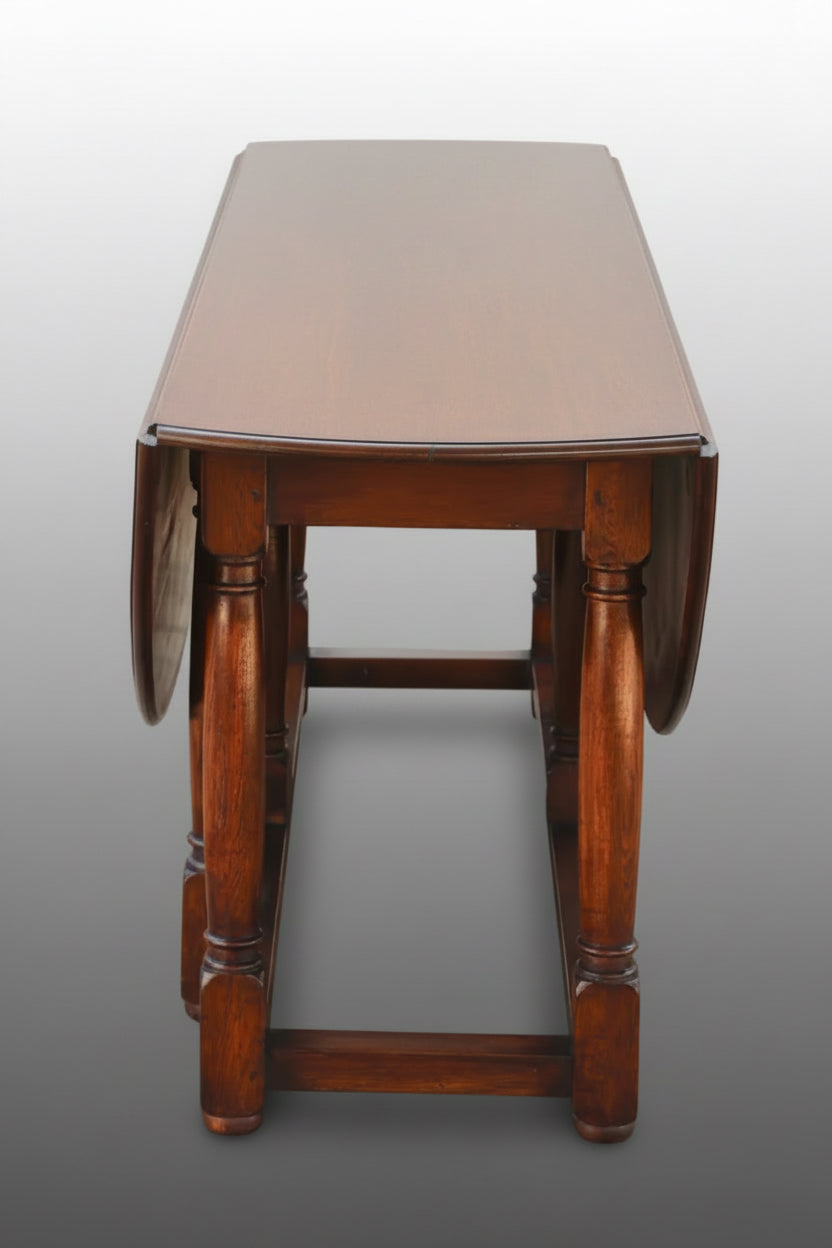 18th Century style oak Hunting/Wake Table - 20th Century