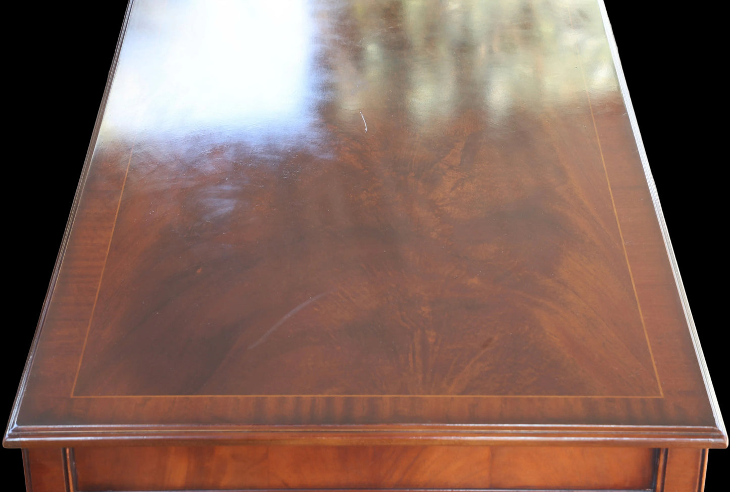 Crossbanded flame mahogany Coffee/Centre Table