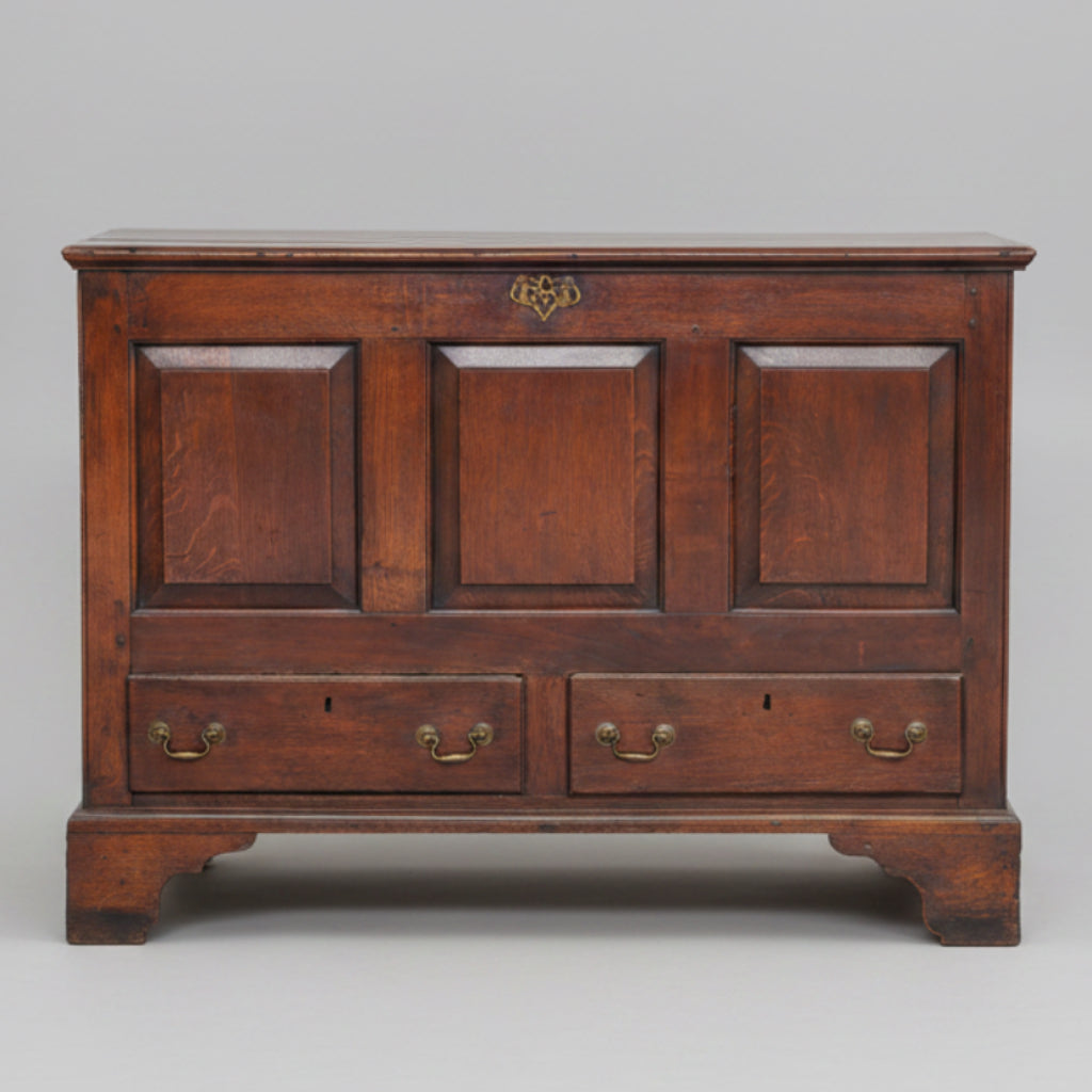 Georgian paneled oak Mule Chest - late 18th century