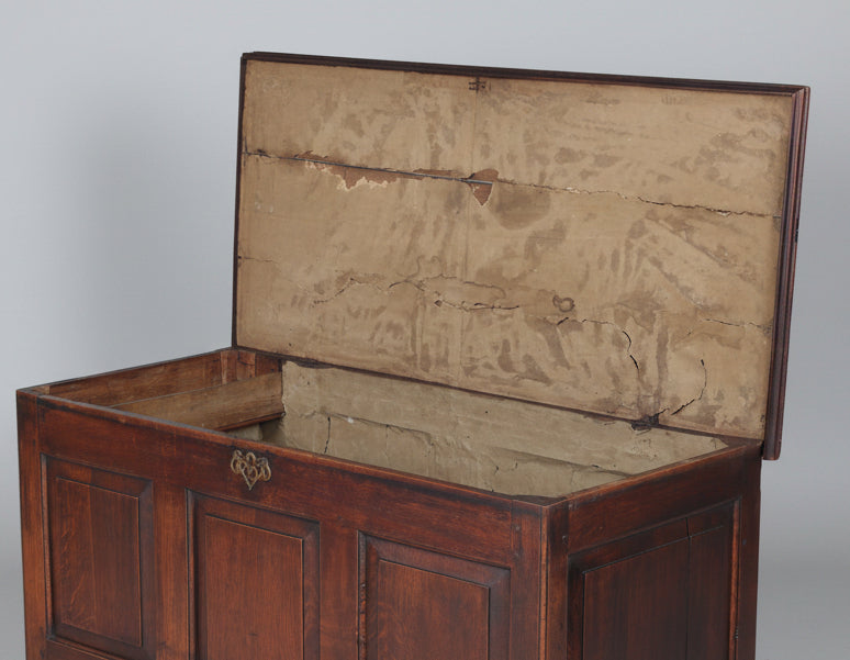 Georgian paneled oak Mule Chest - late 18th century