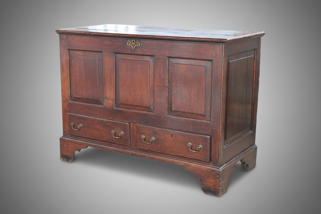 Georgian paneled oak Mule Chest - late 18th century