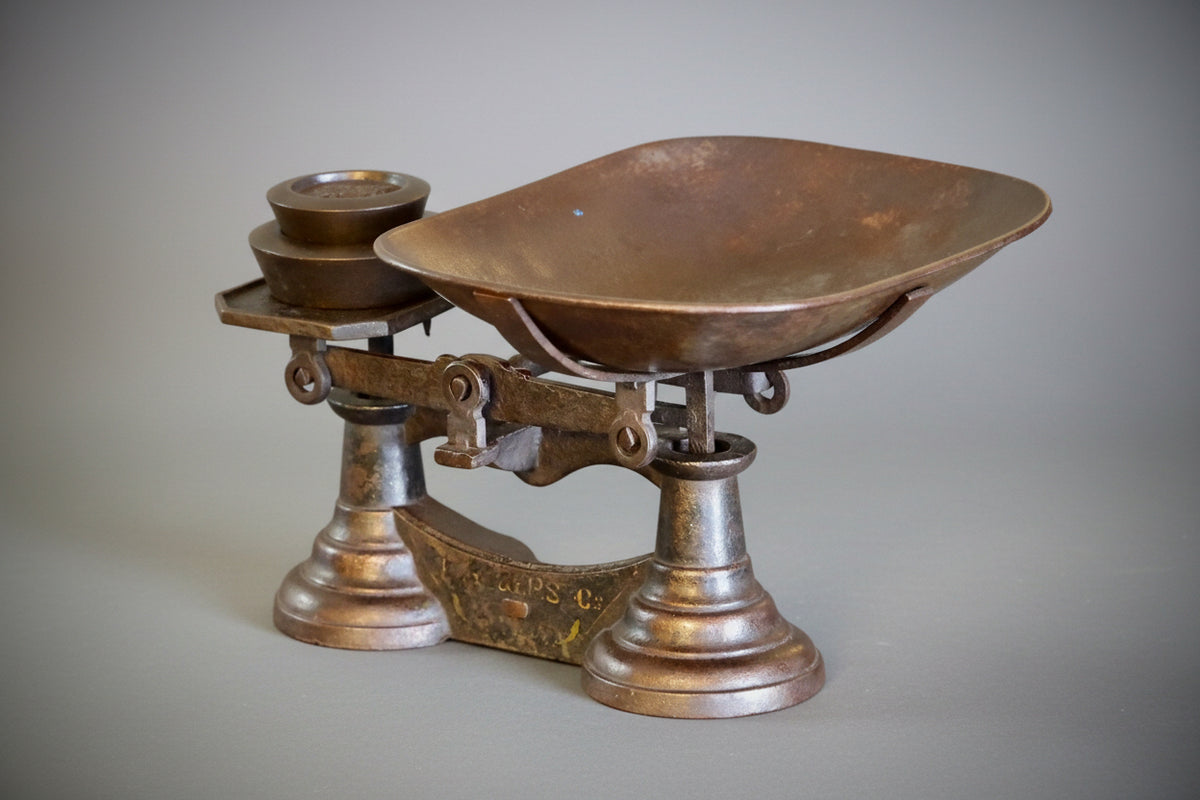 Early 20th Century cast iron Scale