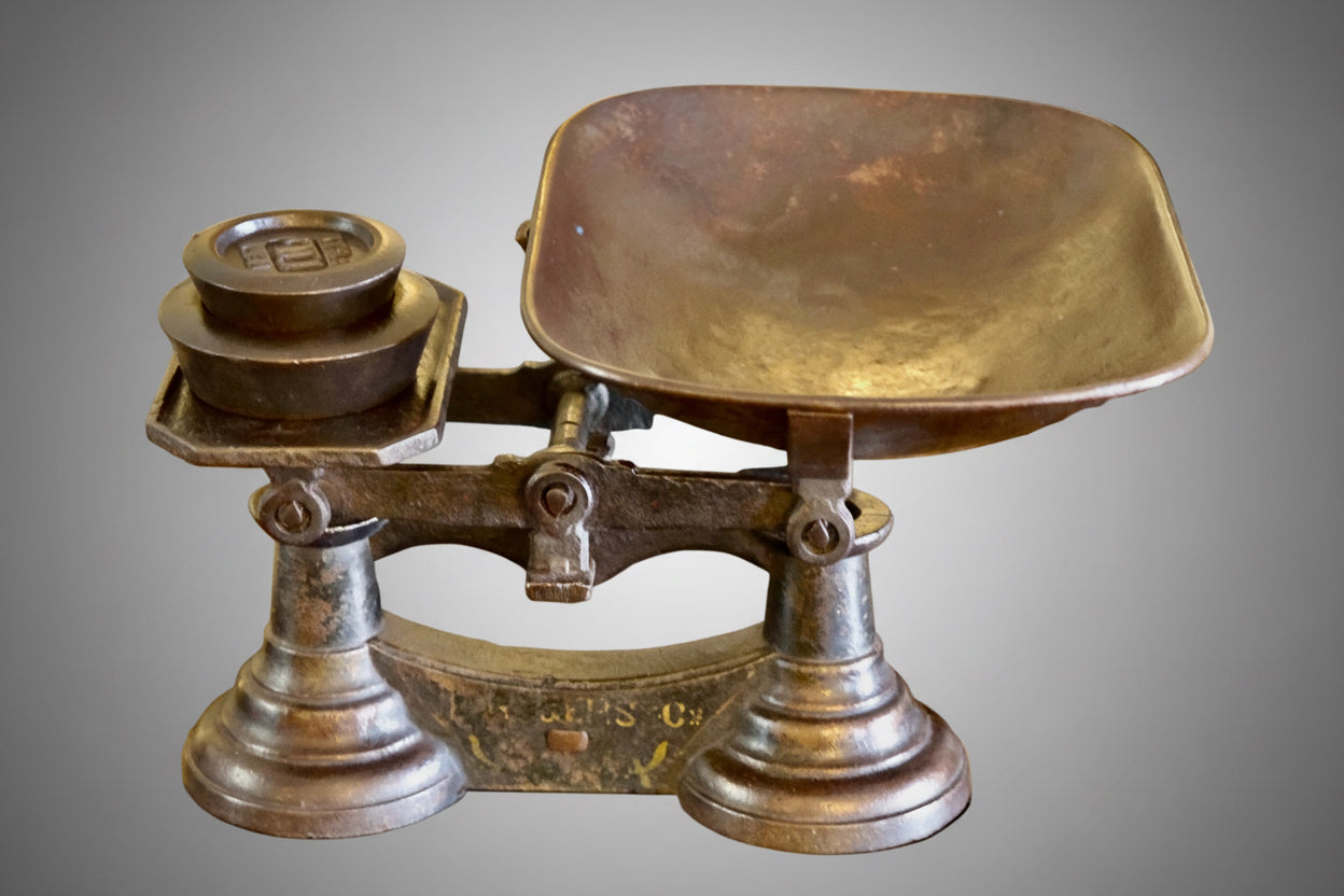 Early 20th Century cast iron Scale