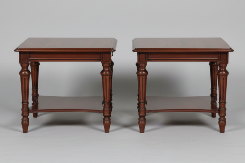 Fine pair of mahogany Side/Lamp Tables