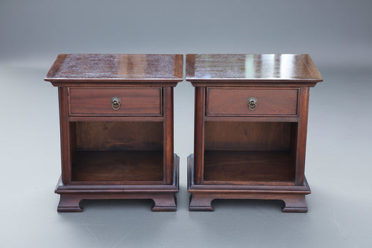 Pair of mahogany Pedestals