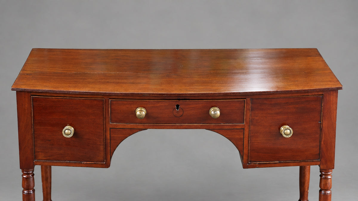 Early Victorian mahogany Lady's Writing Table/Desk