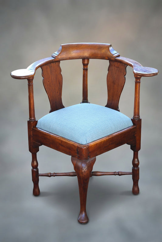 18th Century Queen Anne Walnut Corner Chair