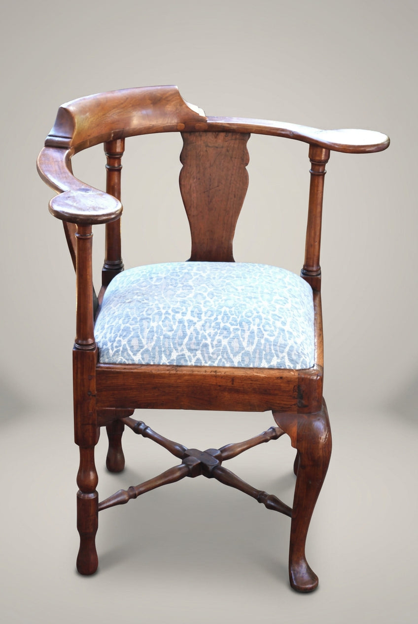 18th Century Queen Anne Walnut Corner Chair