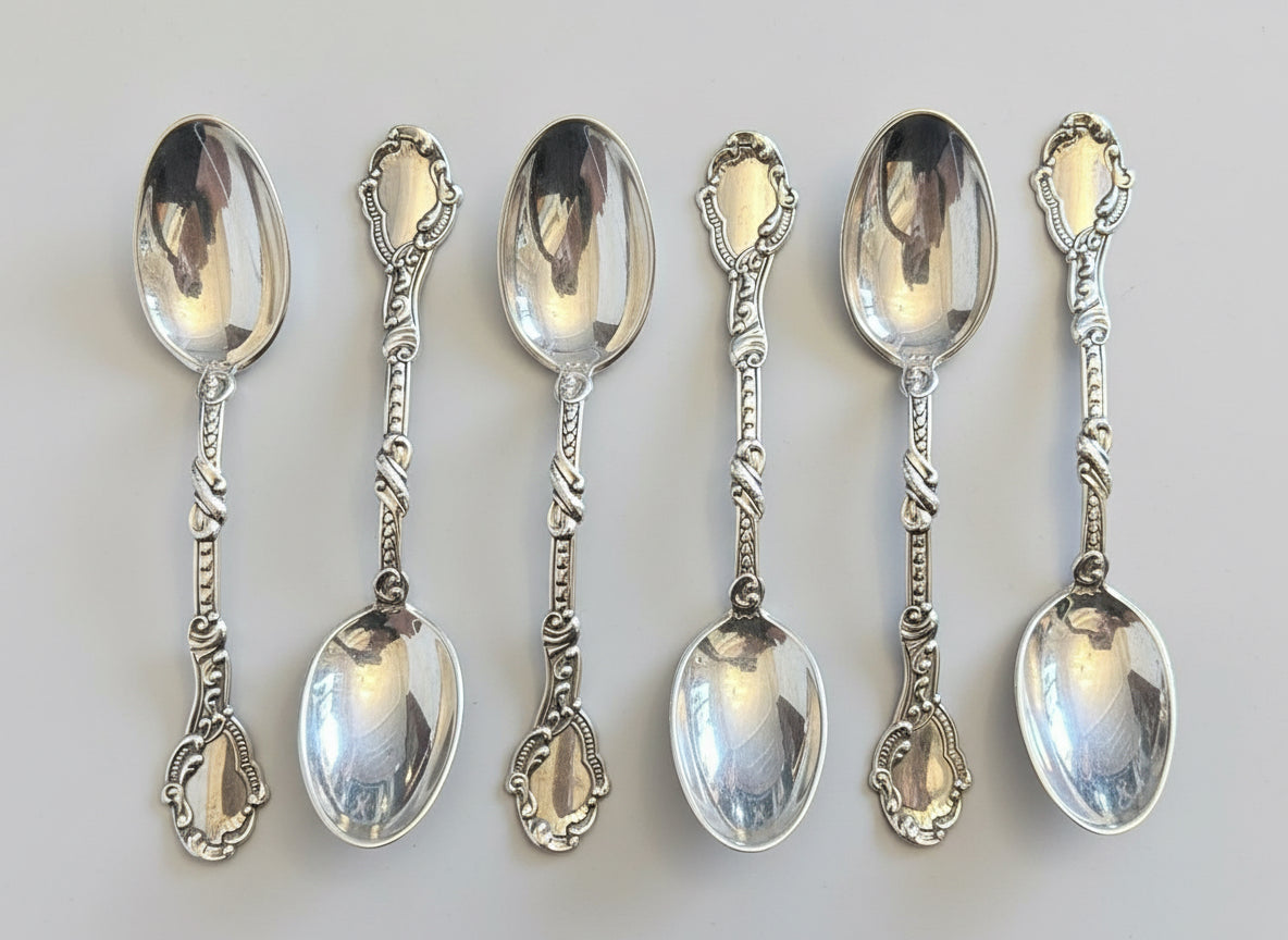 Cased set of six early 20th Century Silver Teaspoons
