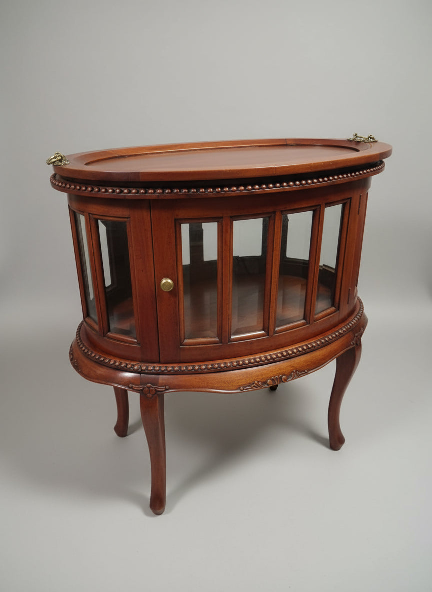 Mahogany Cake Display